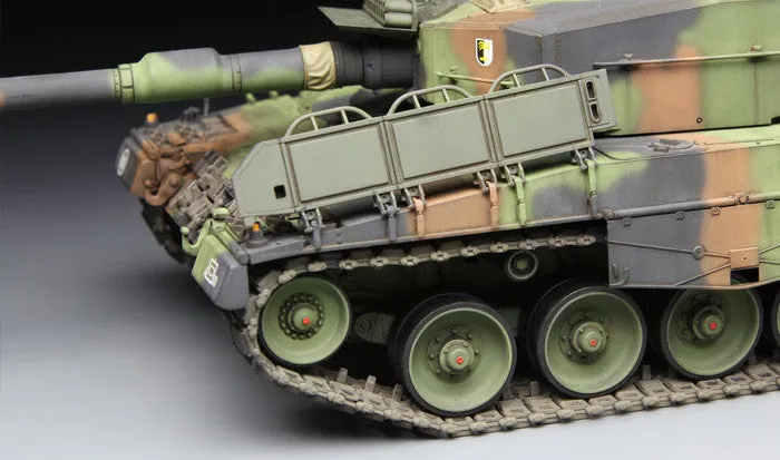 1/35 German Main Battle Tank Leopard 2 A4