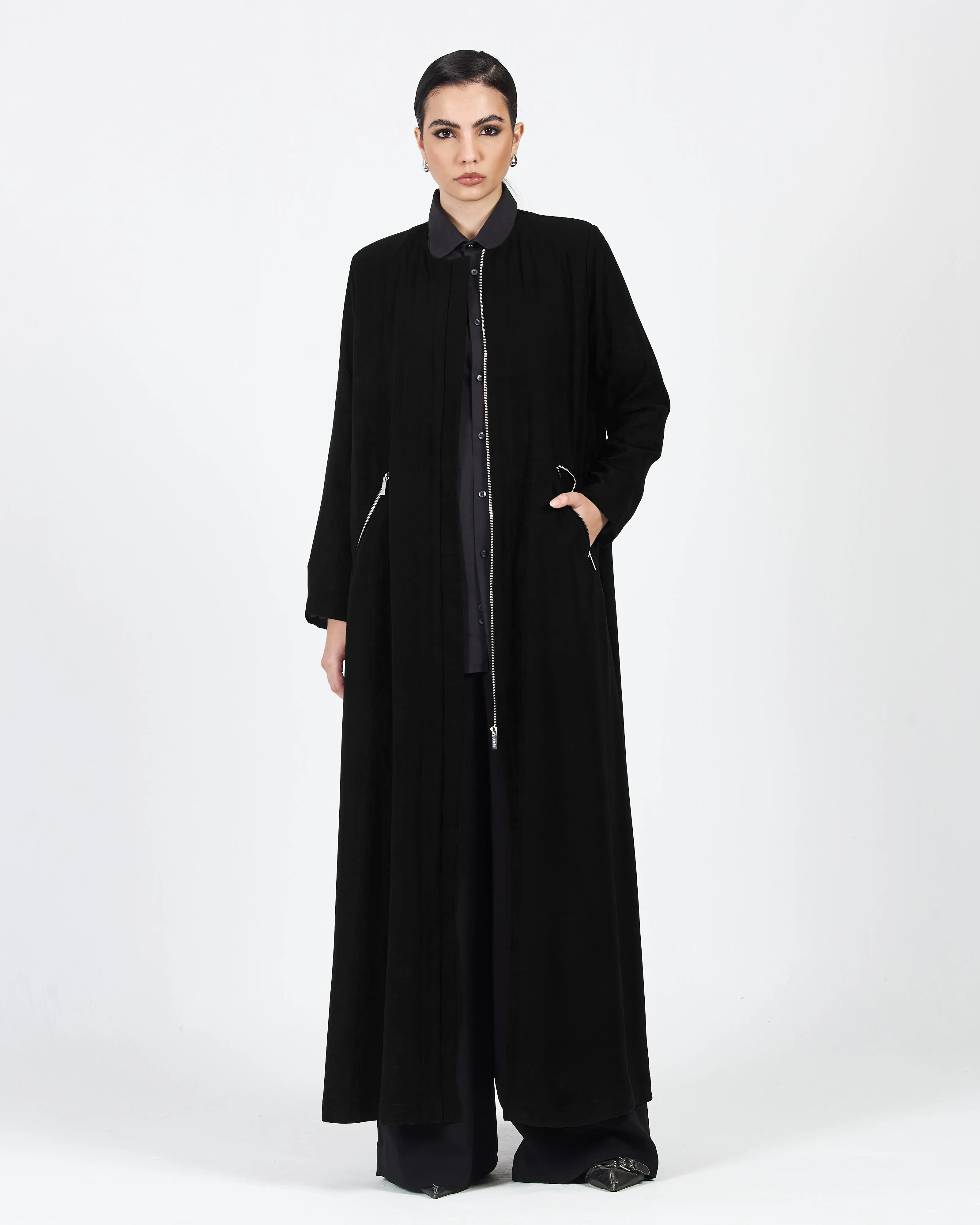 DIAGONAL ZIPPER POCKET ABAYA